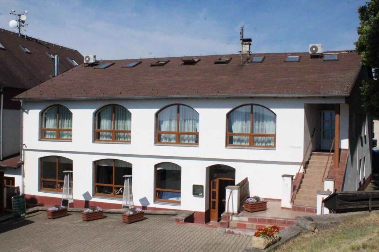 Restaurace A Penzion U Svate Barbory Ústí nad Labem 外观 照片